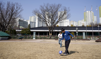 기정 씨, 축구공을 차며 웃음을 찾다-서울장애인종합복지관 푸르메학교 이야기 (긍정행동지원팀)