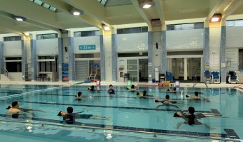 " 물 위에서의 이완" 수중운동 왓츠(WATSU) 기본과정 진행